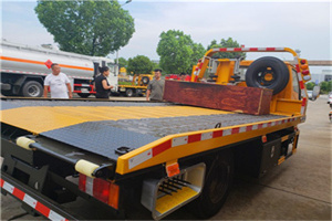 瑶海附近拖车电话号码服务